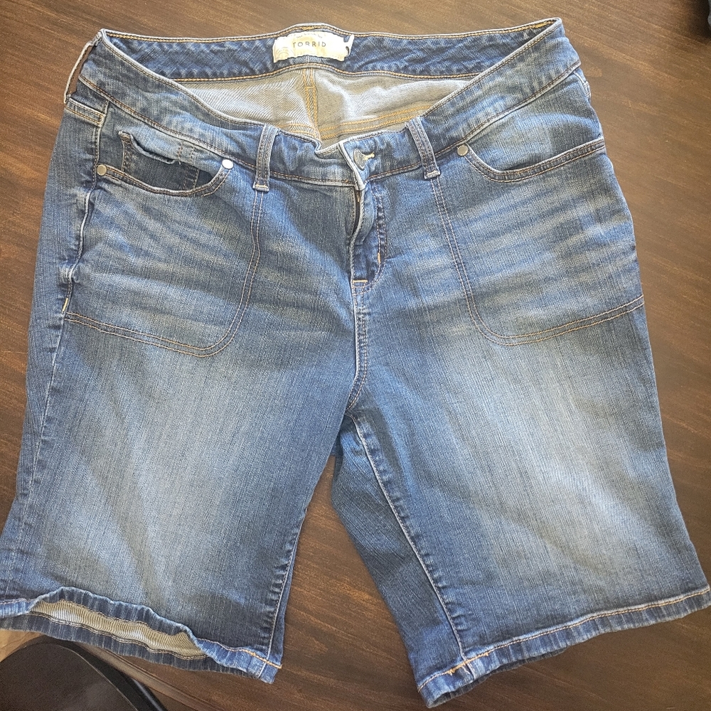 Torrid size 16 Jean shorts